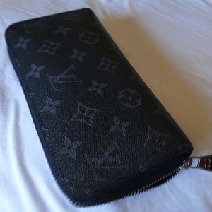 Louis Vuitton Large Monogram Zippy Wallet Black Mahina